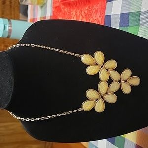 A01 Yellow teardrop statement necklace